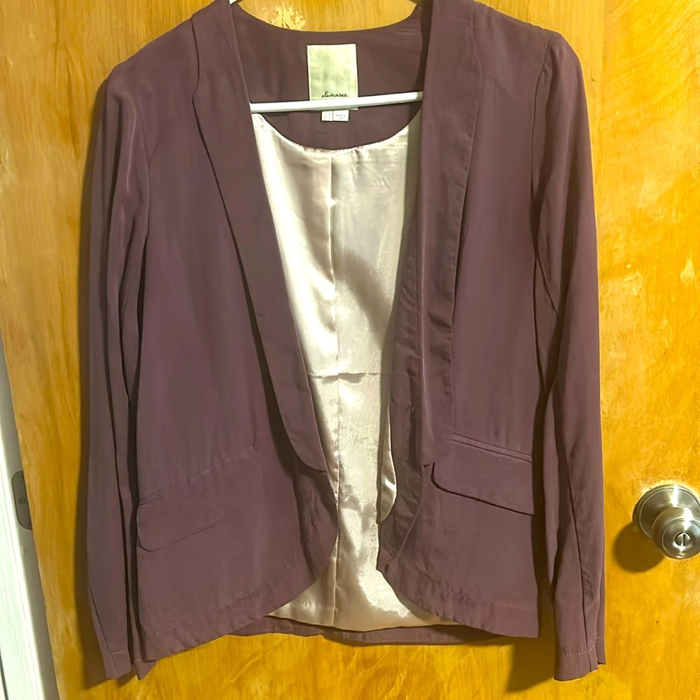 Size 6 purple open blazer, light weight. Lightly worn
